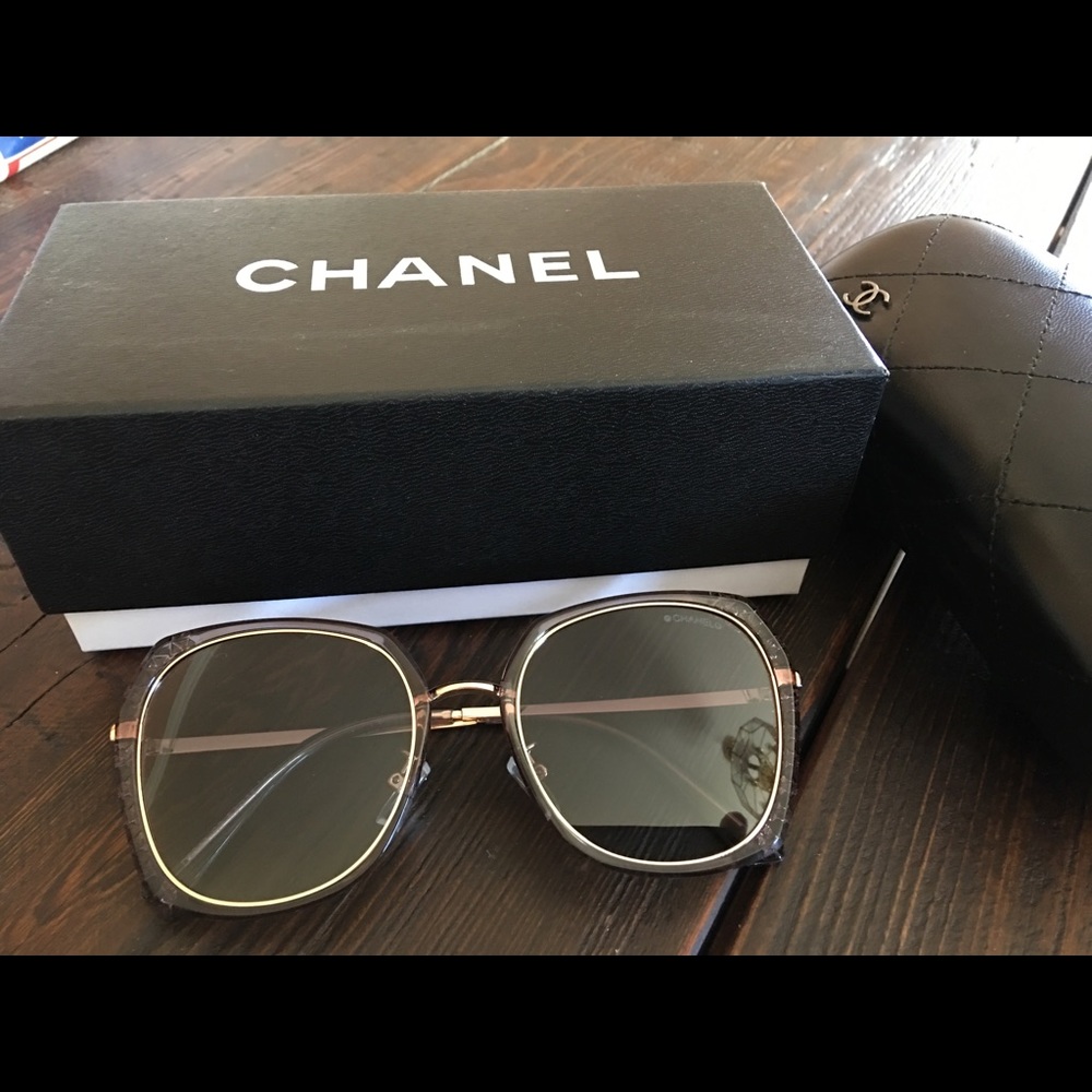 Light pink Chanel sunglasses